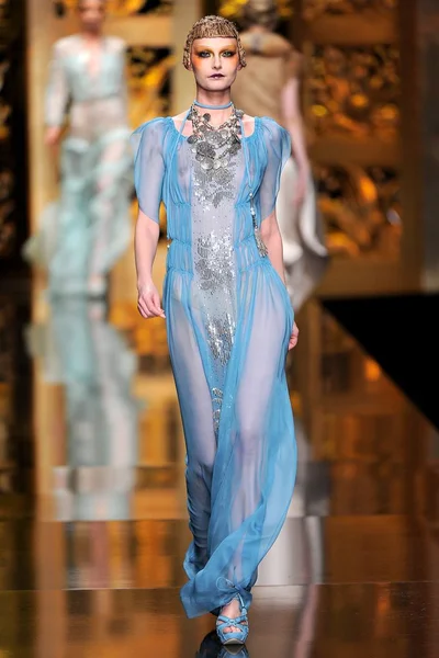 Look 38